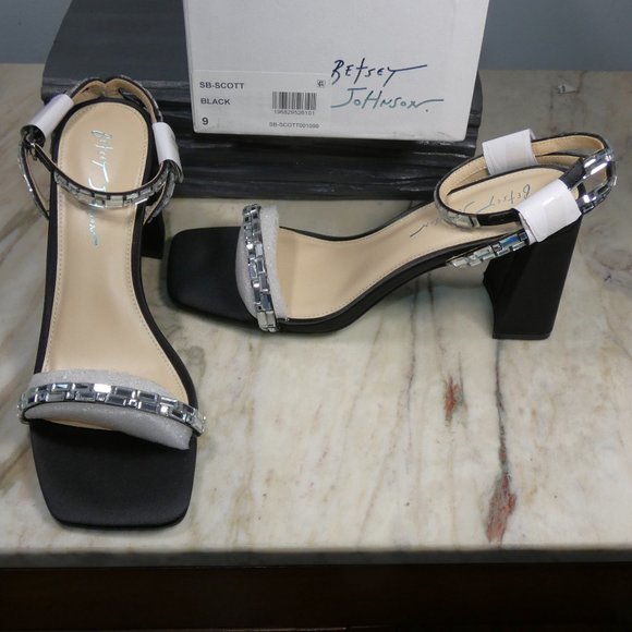 NiB SEXY SPARKLING Betsey Johnson Women's Scott Heeled Sandal Black 9 - Picture 5 of 14